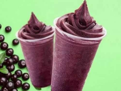 Copos de açaí puro da DNA do Açaí